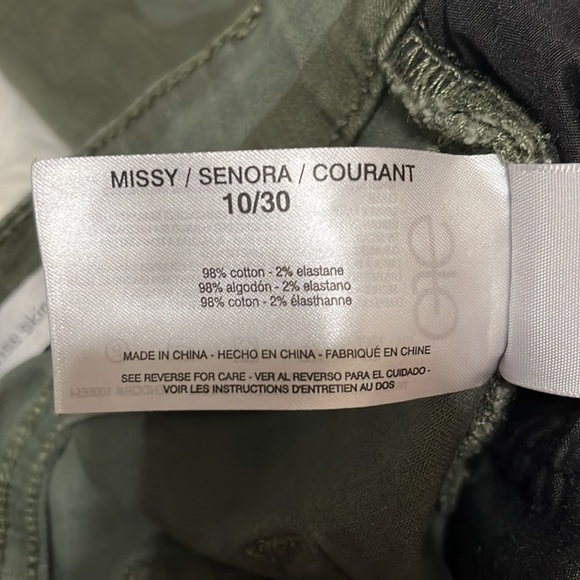 Social Standard by Sanctuary Green Camo High Rise Skinny Jeans Size 10 - Picture 9 of 10